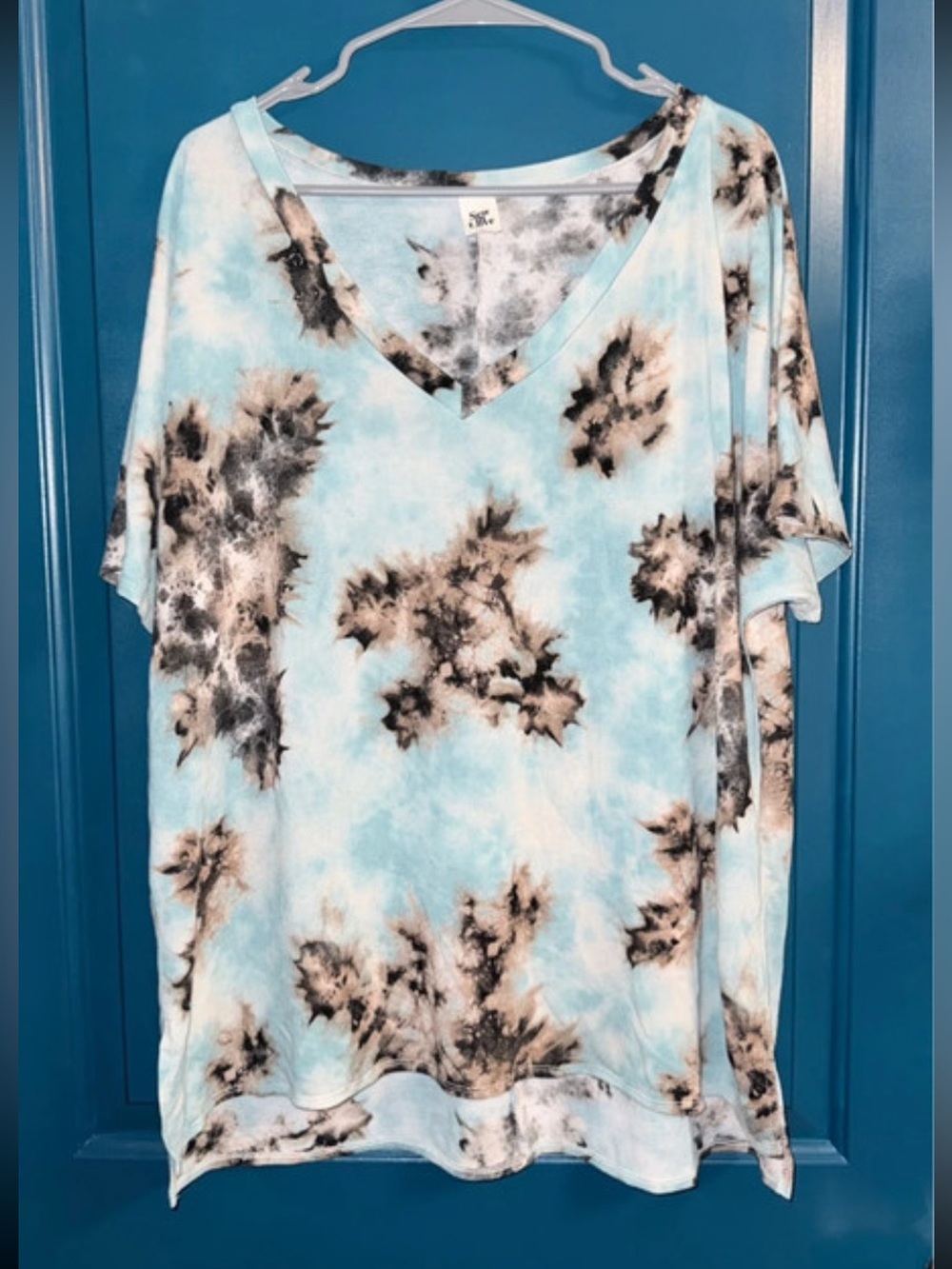 Sew In Love Women’s Oversized Light Blue Tie-Dye V-Neck Knit Top Size XL